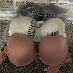 Three Victoria Secret value pack of bras